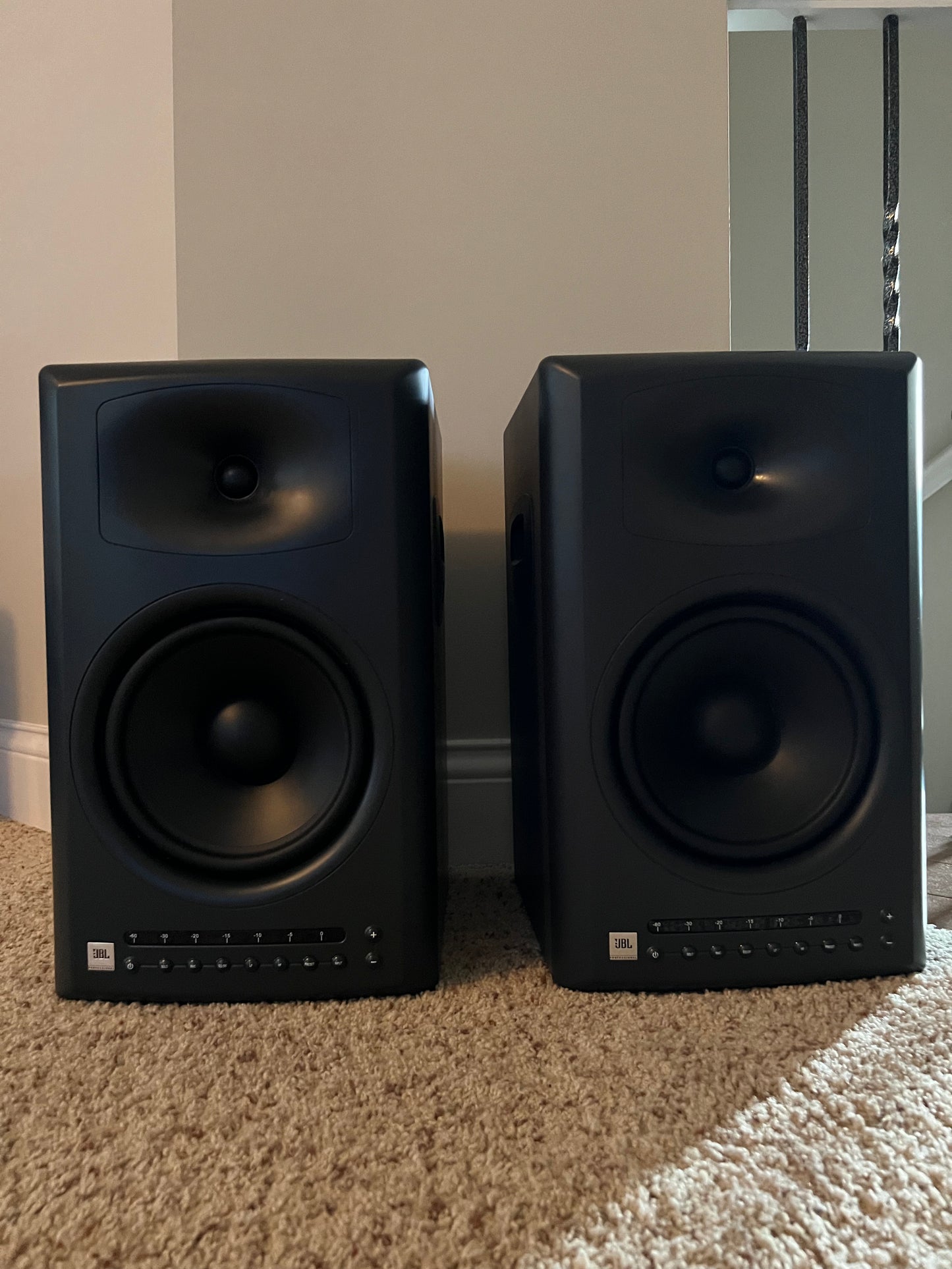 JBL LSR 4328 Studio Momitors