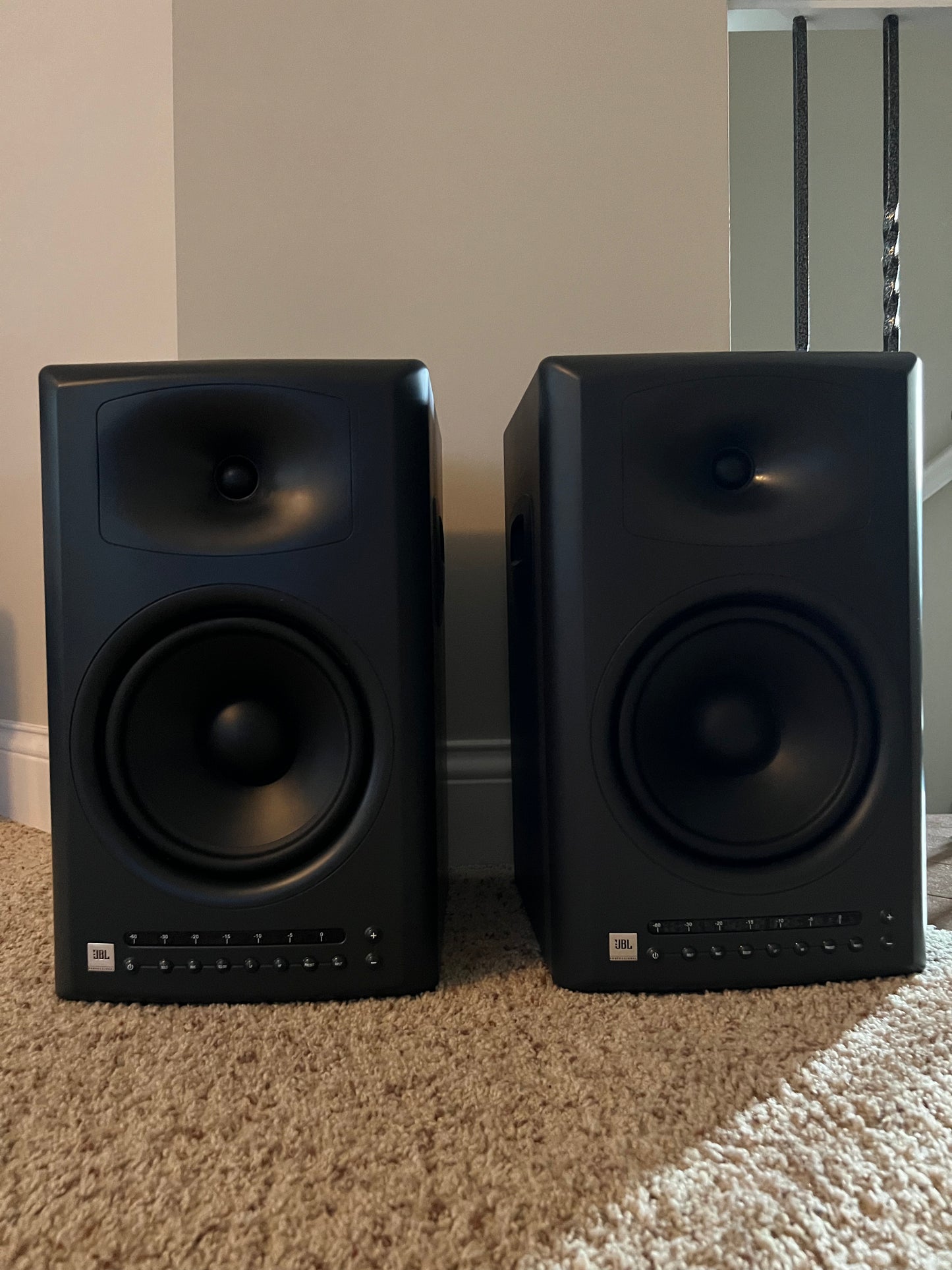 JBL LSR 4328 Studio Momitors